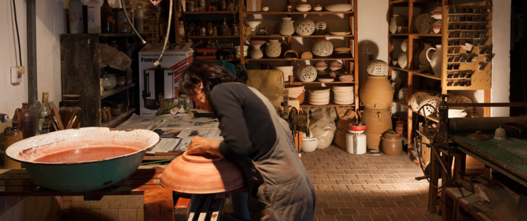 Only the best ways to sculpt pottery